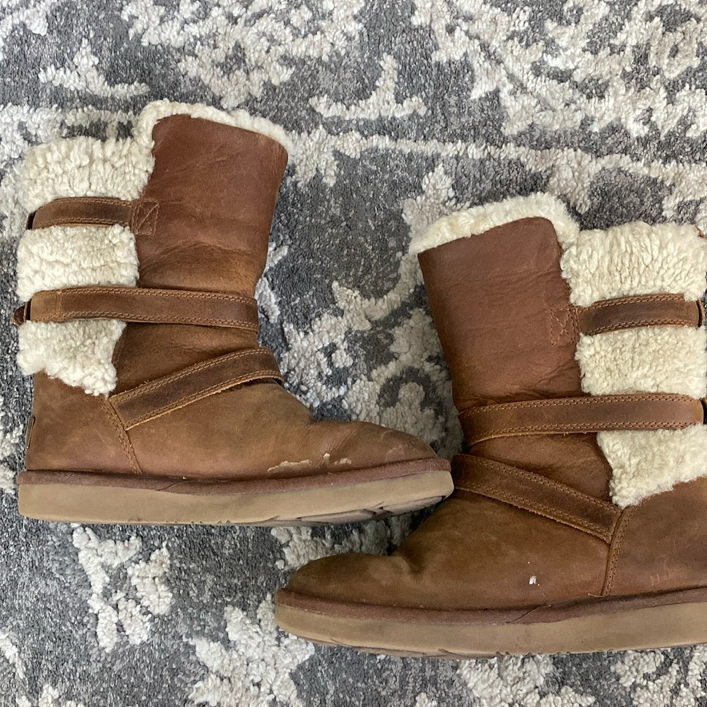 UGG BECKET CHESTNUT BOOTS  BROWN LEATHER WITH CREAM COLORED WOMEN'S SIZE 5